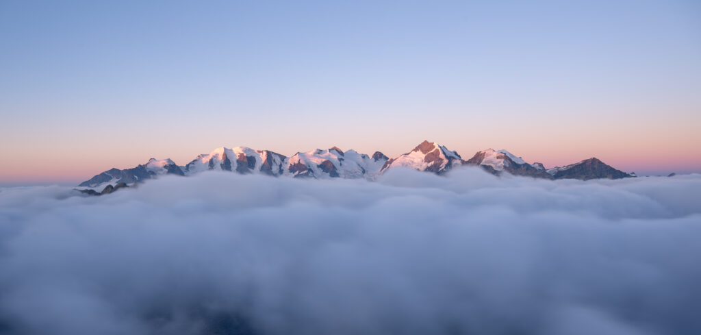 Sonnenaufgang über den Wolken